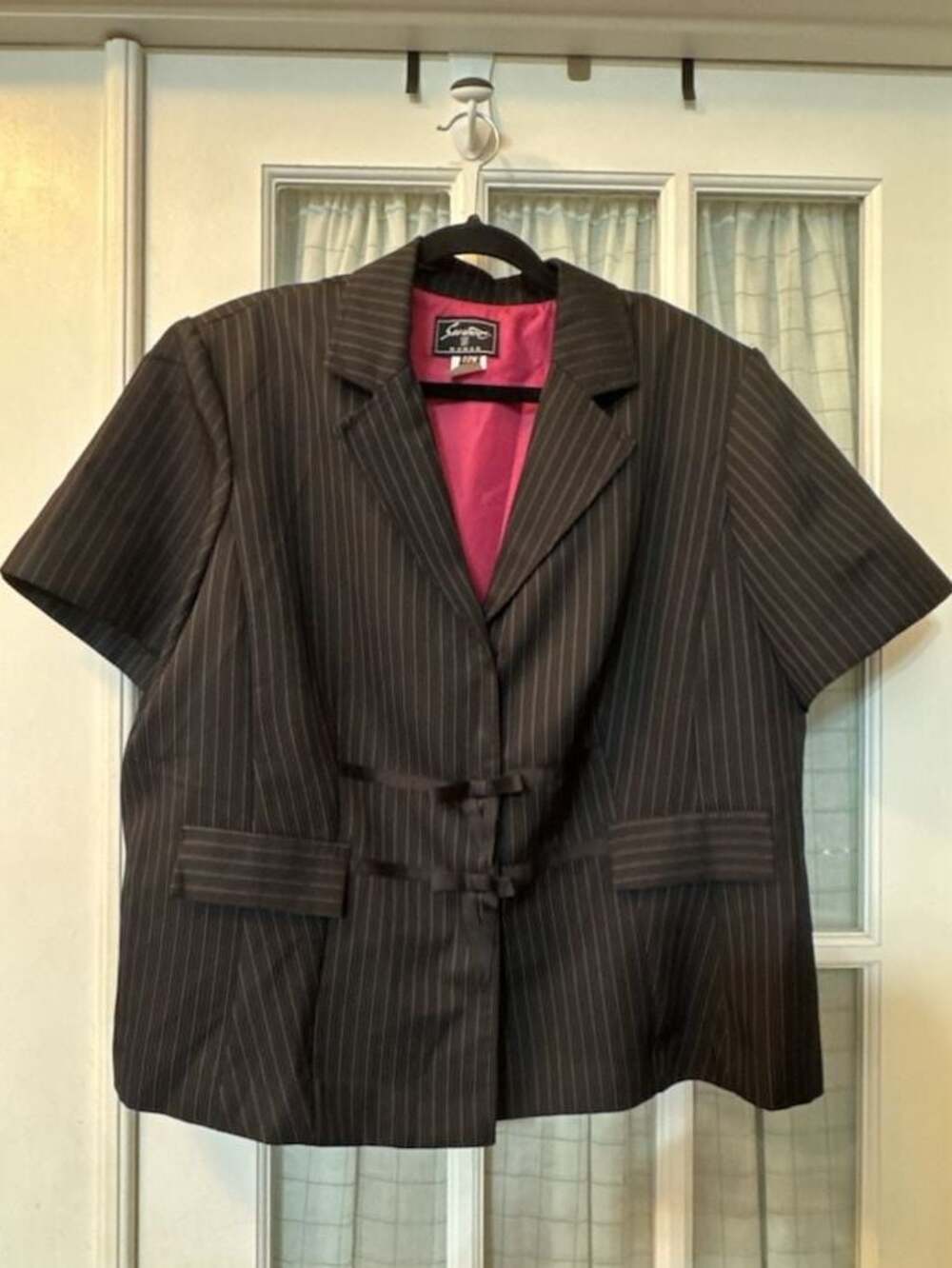 Sweet Suit Woman Black Pinstripe Short Sleeve Blazer with Bow Detail